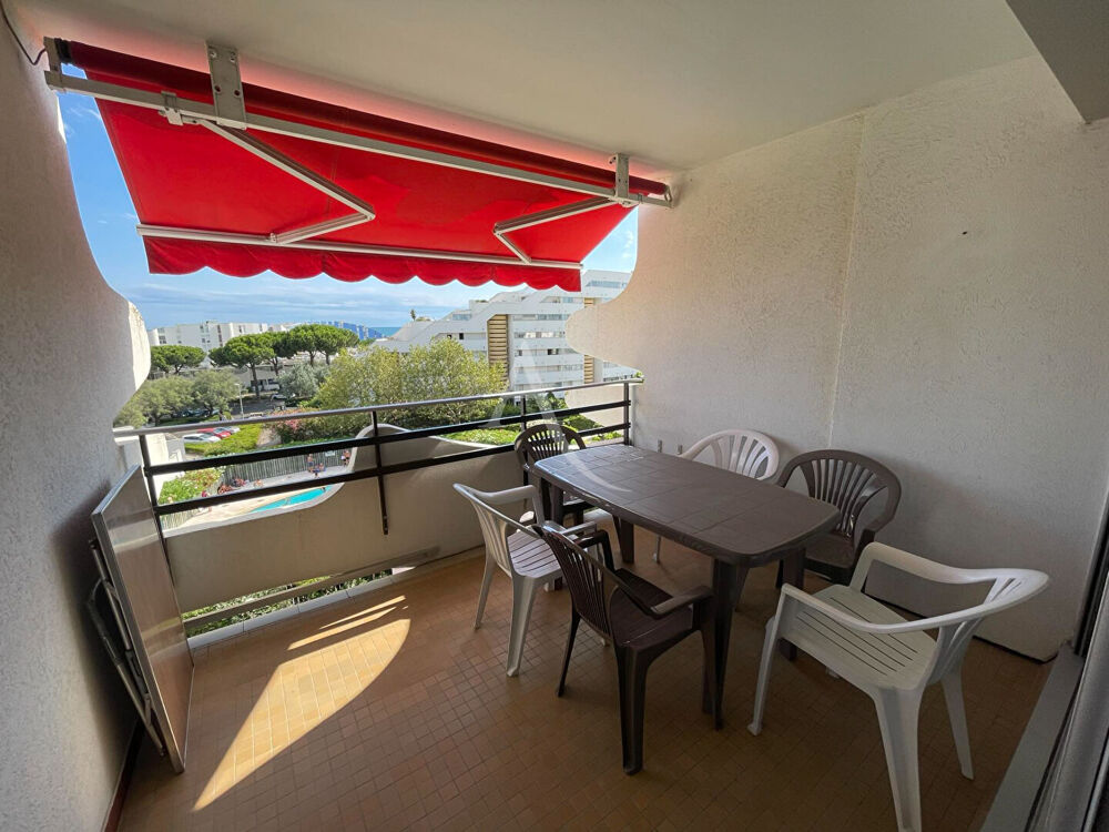 3 PIECES DANS RESIDENCE AVEC PISCINE