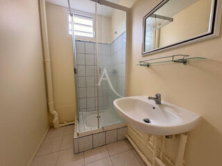  Appartement à louer 4 pièces 82 m²