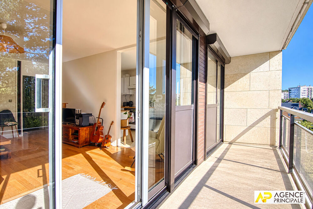 Versailles Montreuil résidence "Champ Lagarde" appartement 4 Pièces 92.53 m² carrez avec balcon, ascenseur et parking