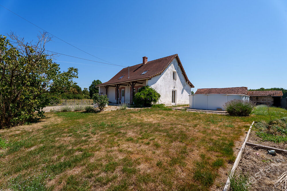 Maison 5 pièces 156 m² · à Serrigny en Bresse · 156 m² · 180 000 €