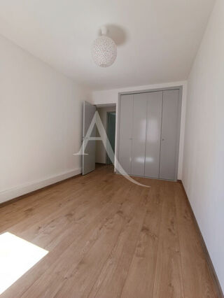  Appartement à louer 3 pièces 75 m²