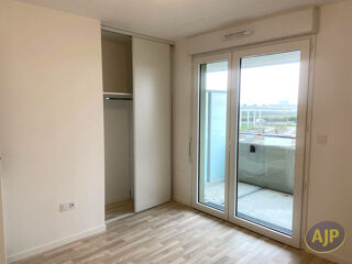  Appartement à louer 3 pièces 65 m²