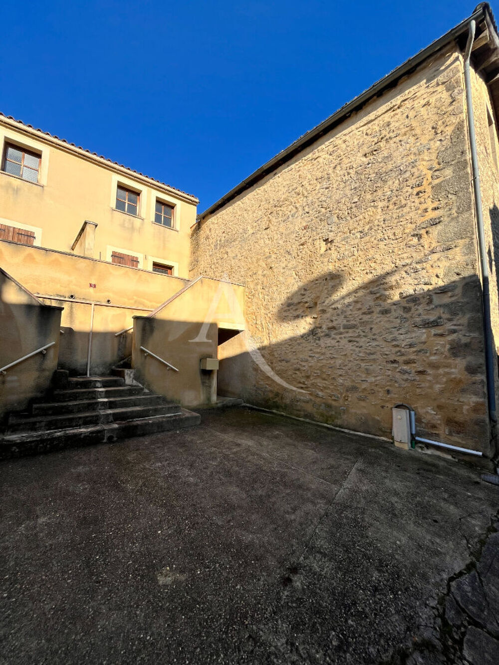 Vente Immeuble Immeuble de rapport en coeur de village: local commercial + 2 logements Villefranche du perigord