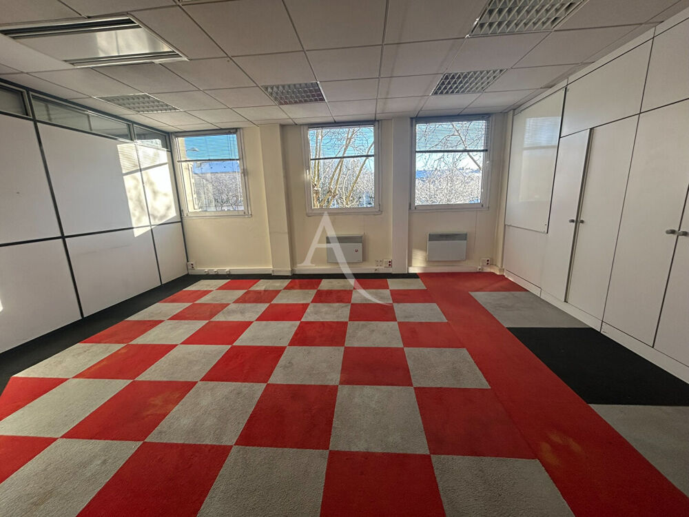   Local commercial hyper-centre Saint nazaire