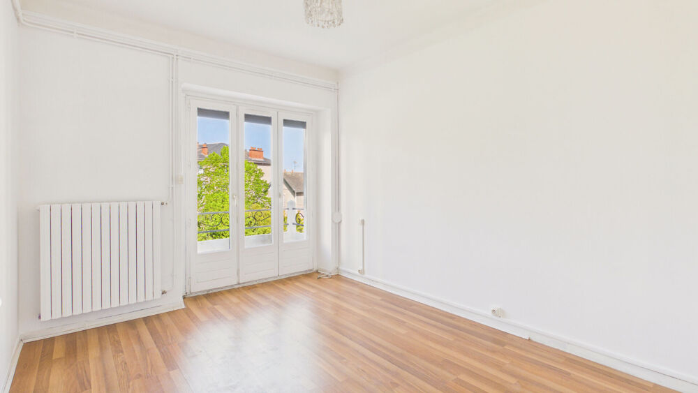 Grand appartement T3 rénové - 3 balcons + véranda + jardin - RODEZ