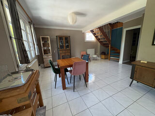  Appartement à louer 5 pièces 126 m²