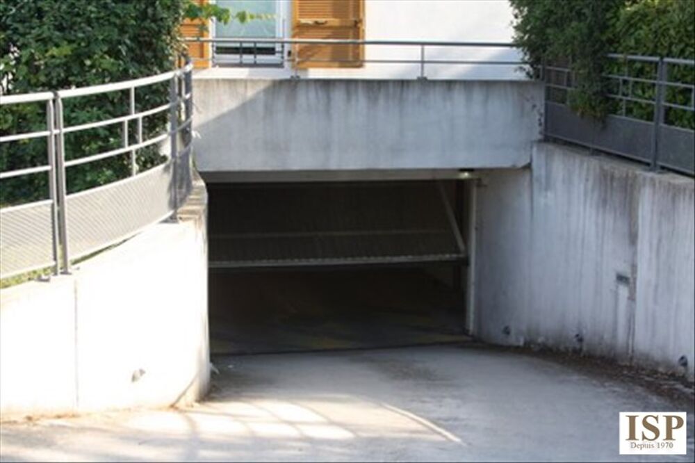 Location Parking/Garage GARAGE LE PUY STE REPARADE - 14.5 m2 Le puy ste reparade