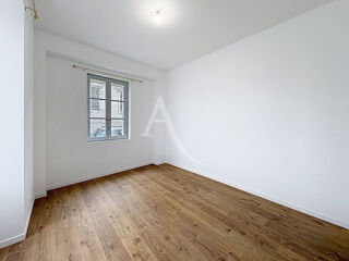  Maison à louer 6 pièces 87 m²
