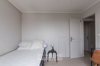  Appartement à louer 4 pièces 93 m²