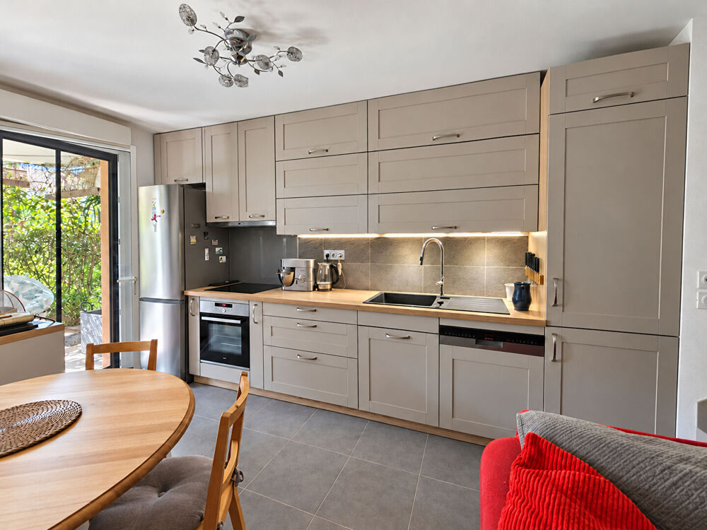 Vente Appartement Aix en Pce - Appartement RECENT de 3 pièces, 63 m2 en RDJ + parking Aix en provence