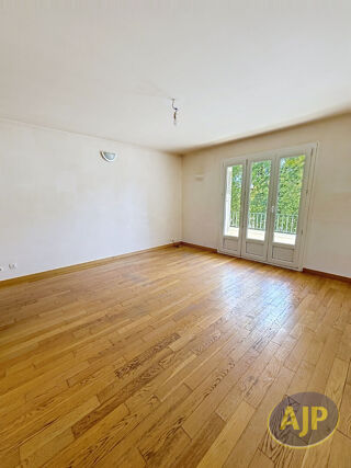  Appartement à louer 3 pièces 63 m²