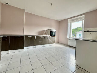  Appartement à louer 3 pièces 87 m²