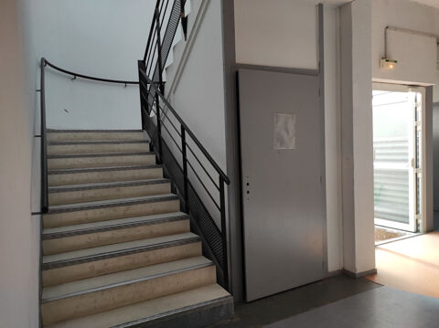   A vendre Bureaux N°11: 40 m2 loué à Bruges 