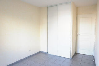 Appartement à louer 3 pièces 65 m²