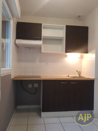  Appartement à louer 3 pièces 50 m²