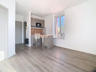  Appartement à louer 2 pièces 33 m²