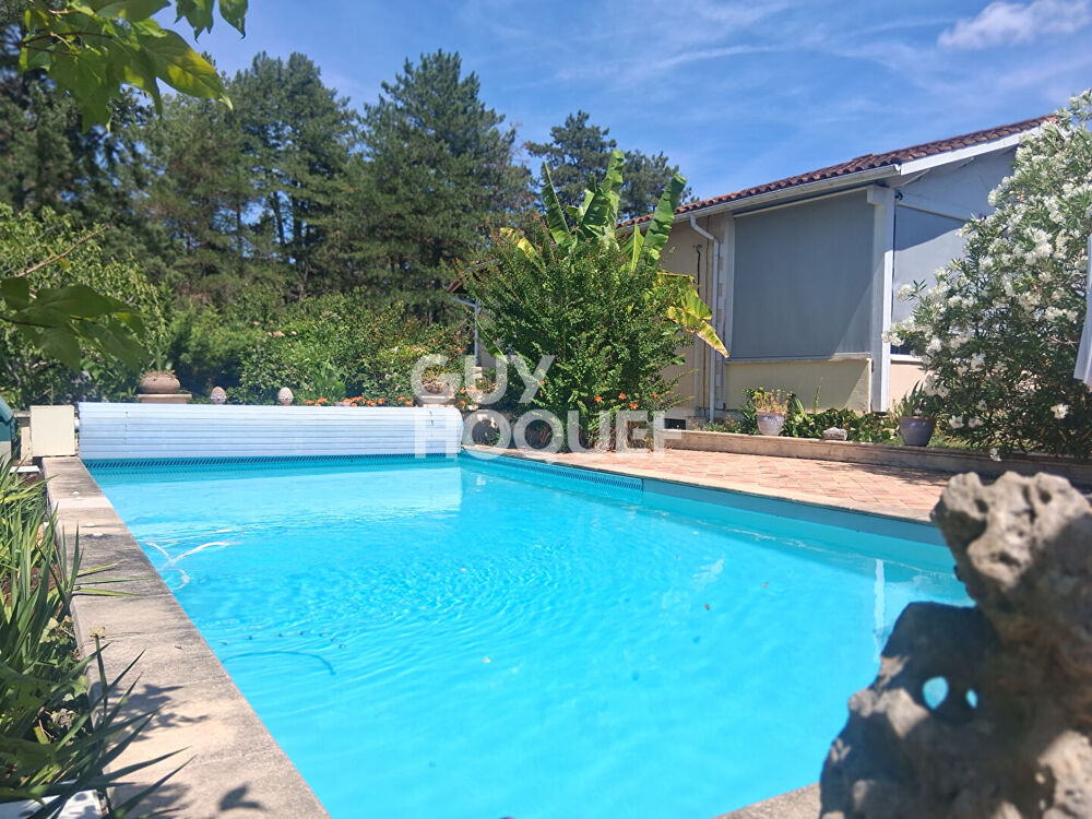 Maison avec double garage, sous-sol et piscine à 5 min d'Agen