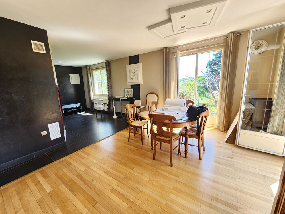 Maison Ecotay L Olme 5 pièce(s) 145m²