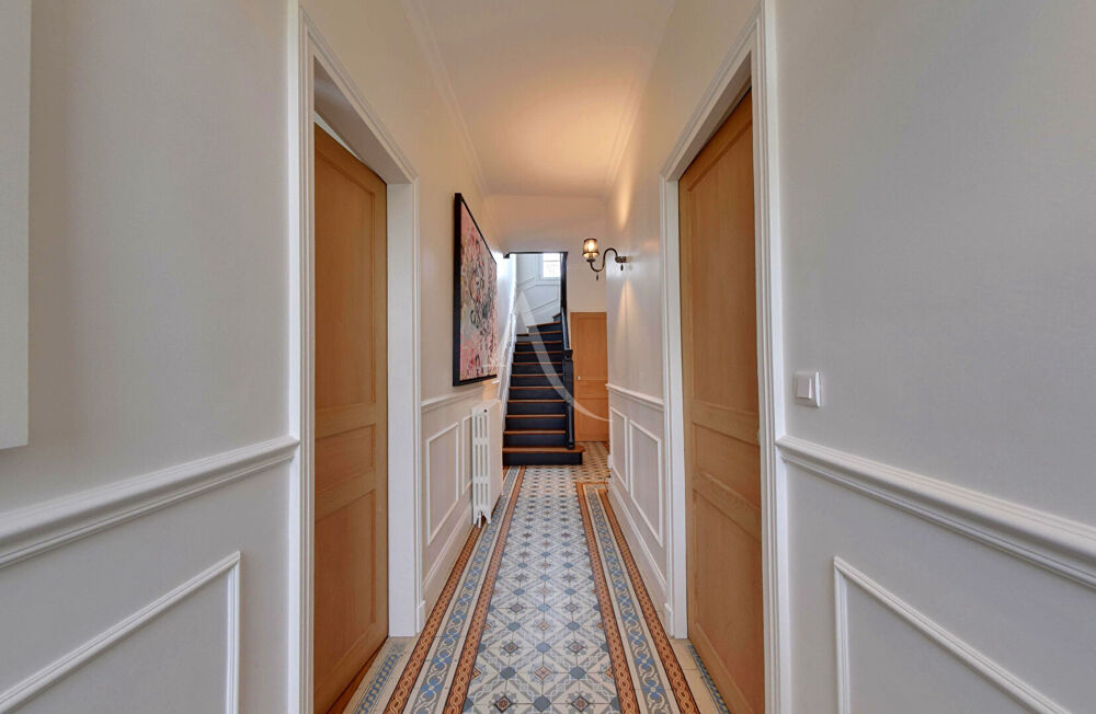 Maison de caractère rénovée 7 pièces + cave totale et Garage