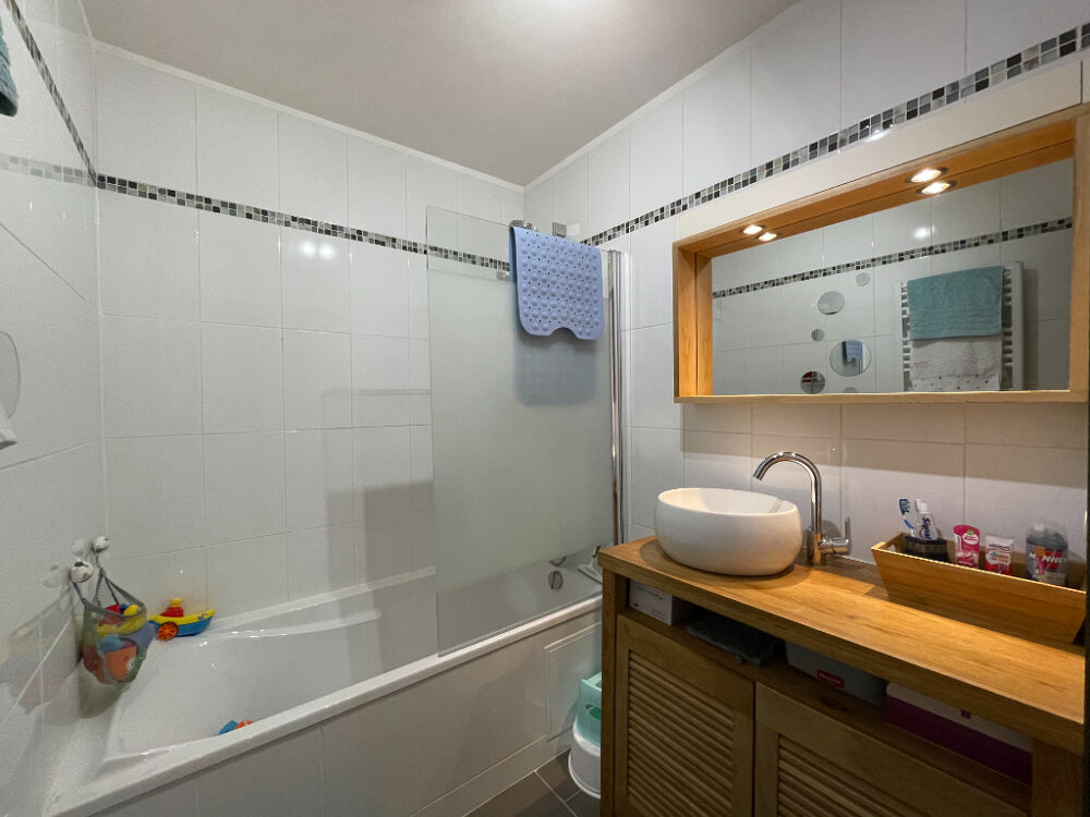 Vente Appartement MASSY VILMORIN  APPARTEMENT 3 PIÈCES 68 M²  REZ-DE-JARDIN TERRASSE  PARKING  CAVE Massy