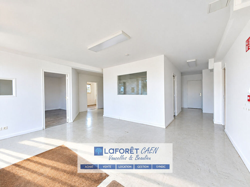 Vente Immeuble Ensemble immobilier bureaux + espace de stockage + appartement 3 pièces Giberville