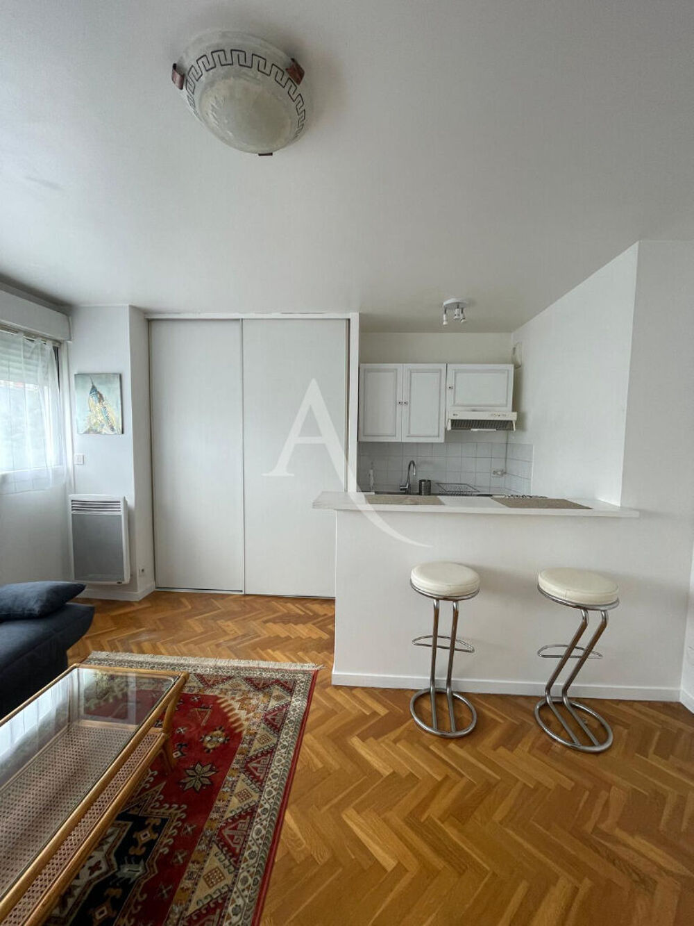 Location Appartement Grand studio - proximité métro Louis Aragon Villejuif