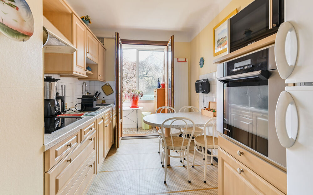 VIAGER OCCUPÉ - Villeurbanne T2 50 m² avec garage