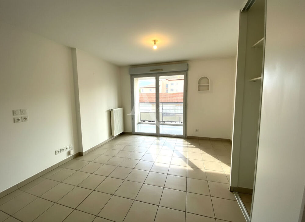 Appartement Villeurbanne 2 pièces 39 m2 avec balcon de 8m²