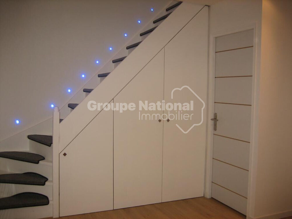 Vente Immeuble NÎMES Quartier Hoche-Sernam Immeuble de 3 appartements avec garage et cour Nimes