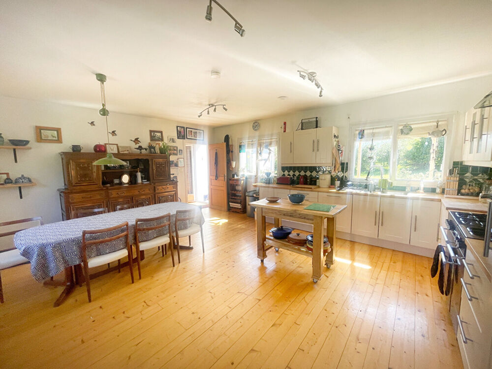 Vente Maison FINISTÈRE: Proche Huelgoat. Superbe maison spacieuse de 3 chambres, exposée sud, avec un terrain de 4 920 m². Huelgoat