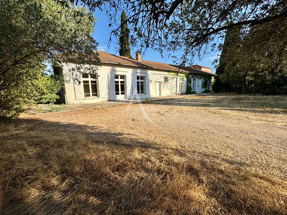 Vente Maison Maison Nimes 7 pièce(s) 257.42 m2 Nimes
