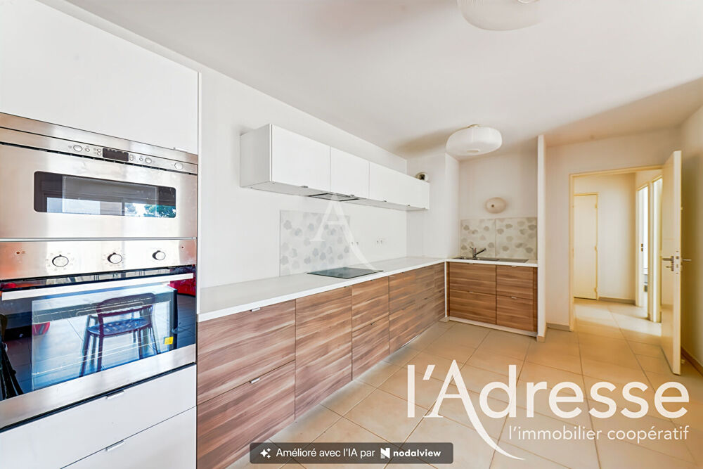 Location Appartement LA CIOTAT - SAINT-JEAN - T3 AVEC GRANDE TERRASSE, BOX ET PARKING La ciotat