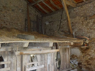  Remise / Grange � vendre 69 m� St jean d estissac