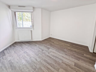  Appartement à louer 4 pièces 88 m²