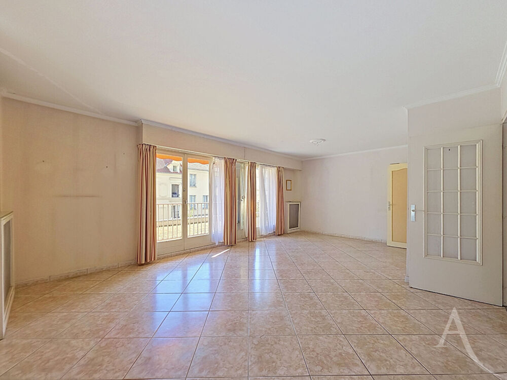 Vente Appartement Appartement 4 pièces - 90 m² avec balcon - box fermé et cave en Hyper centre Mantes-la-Jolie Mantes la jolie