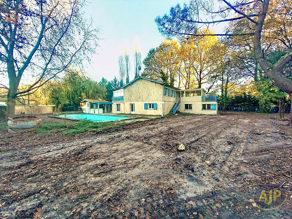 Maison à rénover dans un environnement calme !