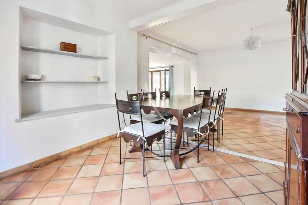 Carqueiranne, beaucoup de charme pour cette maison proche centre et port !