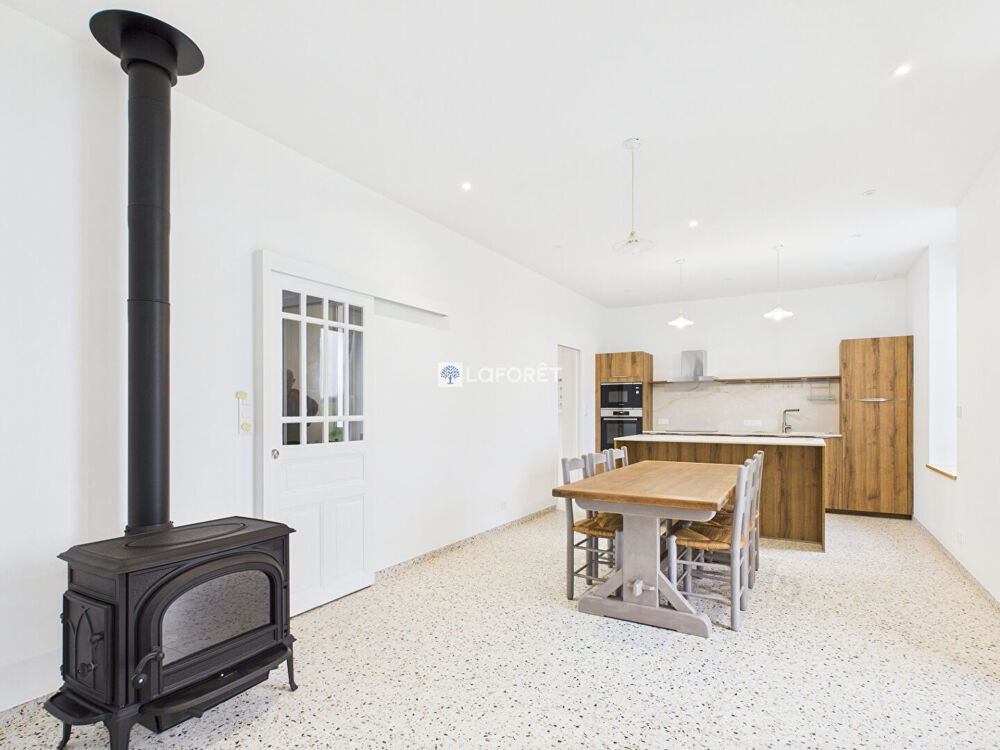 Location Maison Maison POULDREUZIC 5 Pièces 132 m² Pouldreuzic