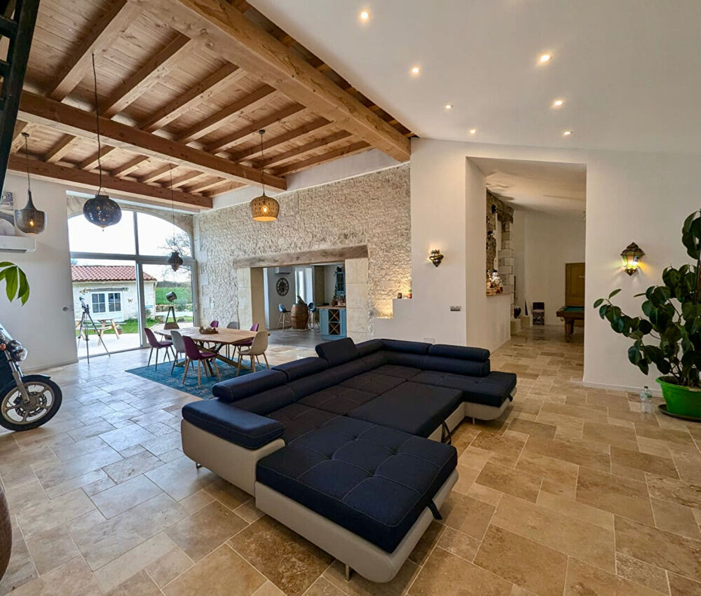 � vendre  Maison Cierzac (17520)