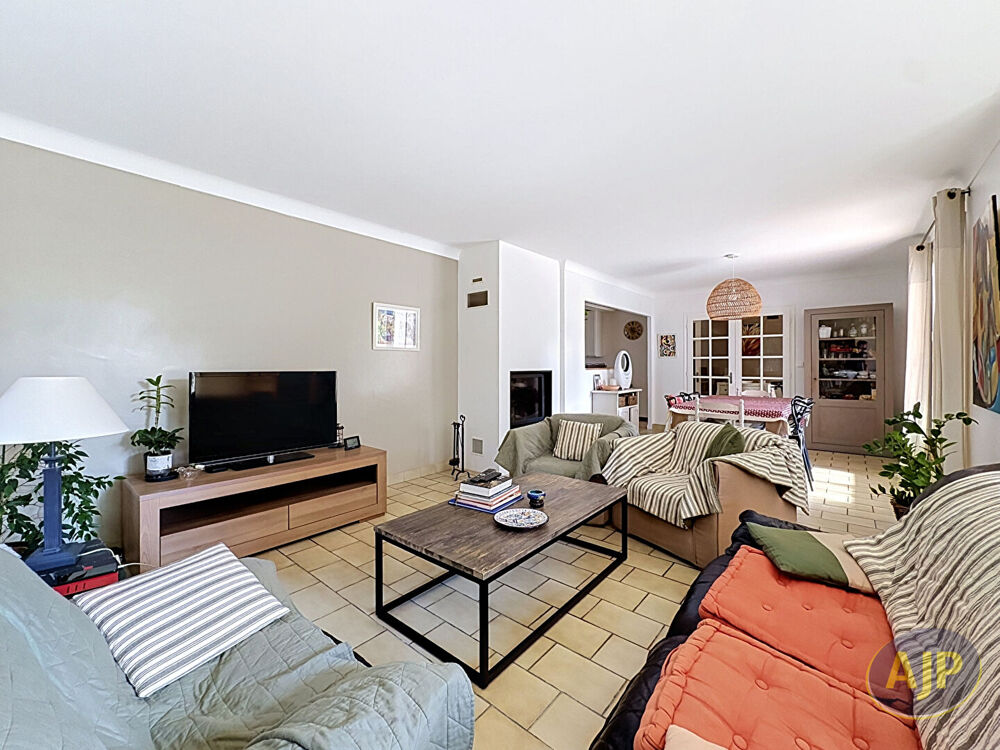 Maison familiale avec dépendance sur plus de 6 000 m² de terrain