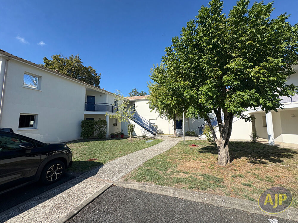 Vente Appartement Pessac centre, T2 avec terrasse, place de parking et faibles charges Pessac