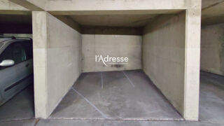  Parking / Garage  vendre 