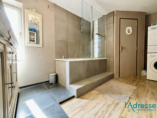  Maison  vendre 8 pices 185 m