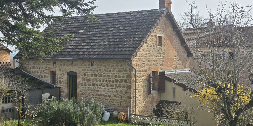 MAISON DE CARACTERE PROCHE LE DONJON :