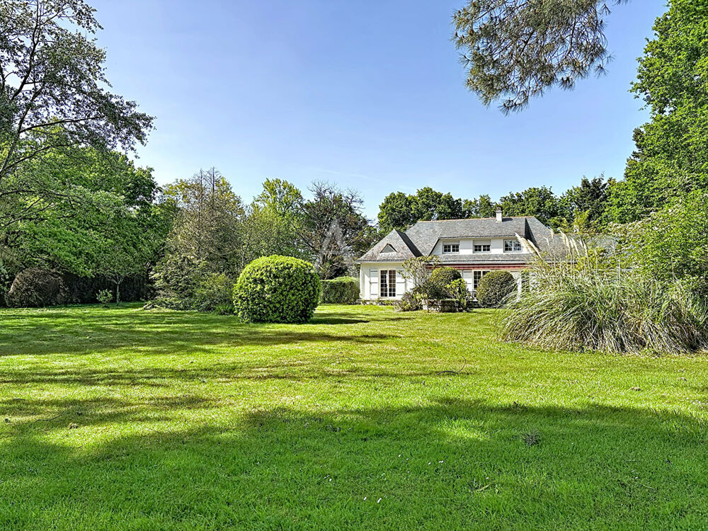 Maison 6 pièces 230 m² · à Carquefou · 230 m² · 544 500 €