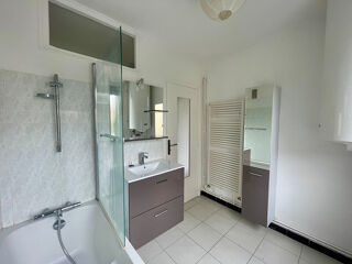  Appartement à louer 4 pièces 76 m²