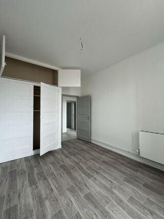  Appartement à louer 4 pièces 94 m²