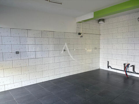   VENTE MURS 80m2 POUR COMMERCE PAS DE BAIL EN COURS TERRASSE AXE PRINCIPAL VINON SUR VERDON 