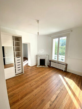  Maison � louer 11 pi�ces 223 m�