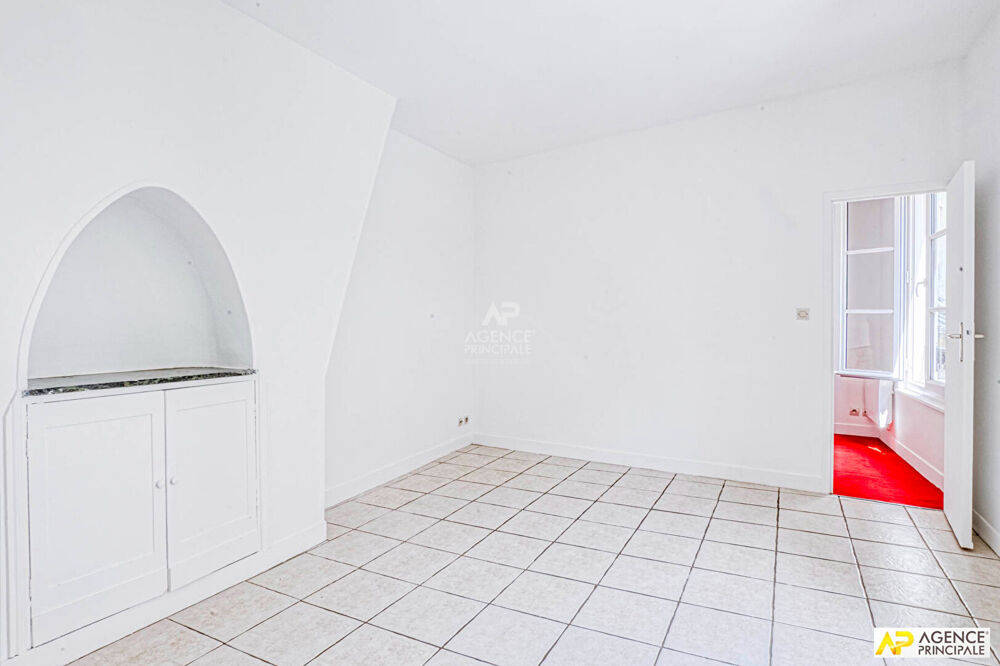 Vente Appartement Versailles Notre-Dame Appartement 2 pièces 32.93 m² carrez situé au 1er étage Versailles
